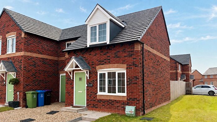 3 Bedroom Semi-Detached House To Rent In Hawthorn Close, Boston, Lincolnshire, PE21