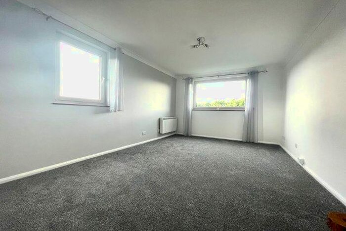 1 Bedroom Flat To Rent In Porchester Mead, Beckenham, BR3
