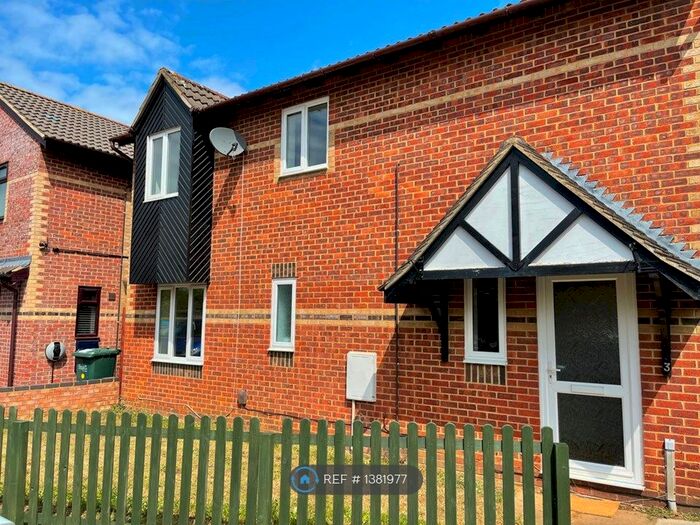 3 Bedroom Detached House To Rent In Cypress Gardens, Bicester, OX26