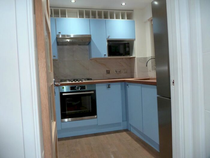 1 Bedroom Flat To Rent In Grosvenor Road, London, SW1V