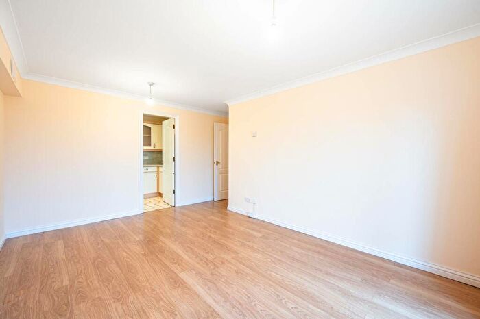 2 Bedroom Flat To Rent In Ribblesdale Avenue, New Southgate, London, N11