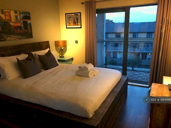 1 Bedroom Flat To Rent In The Lockhouse, London, NW1