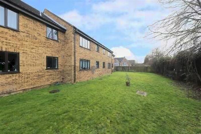 1 Bedroom Flat To Rent In Windermere Way, West Drayton, UB7