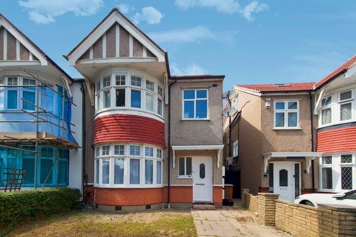 1 Bedroom Flat To Rent In Imperial Drive, North Harrow, Harrow, HA2