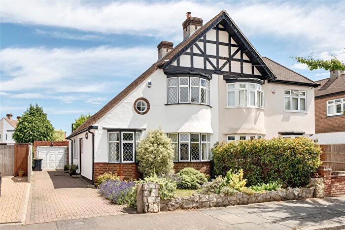3 Bedroom Semi Detached House For Sale In The Fairway, Bromley, BR1
