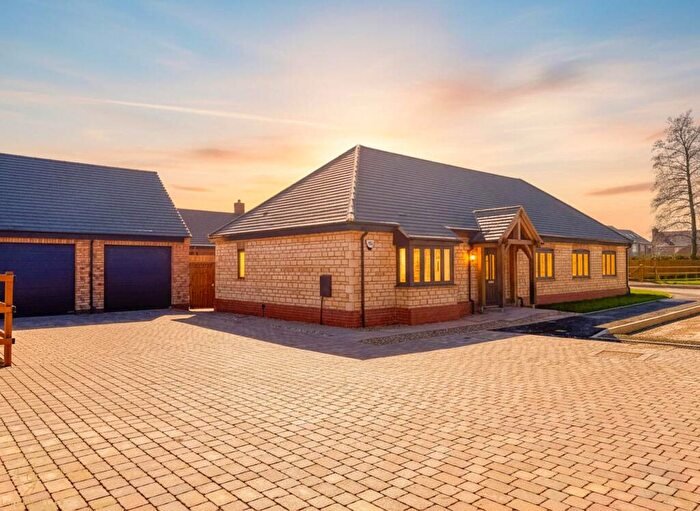 4 Bedroom Detached Bungalow For Sale In Poplar Gardens, Whittlesey, PE7