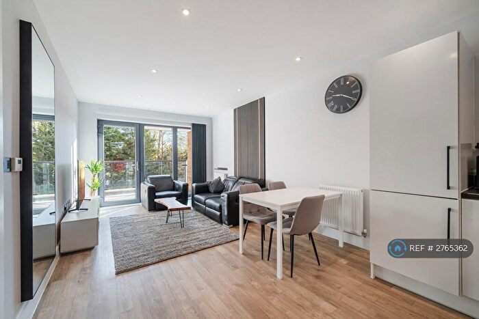 1 Bedroom Flat To Rent In Sovereign Apartments, Sutton, SM1