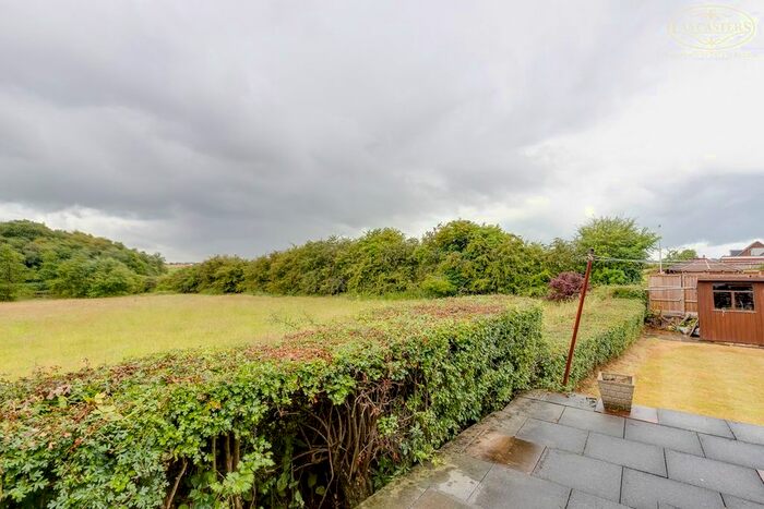 2 Bedroom Semi-Detached Bungalow For Sale In Scot Lane, Blackrod, Bolton, BL6