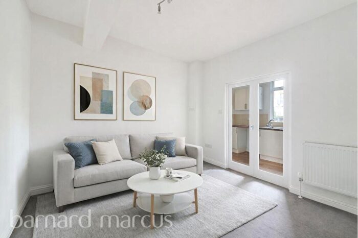 2 Bedroom Flat For Sale In Oval Road, Croydon, CR0