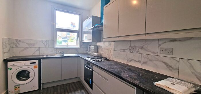 3 Bedroom Terraced House To Rent In Ashville Road, London, E11