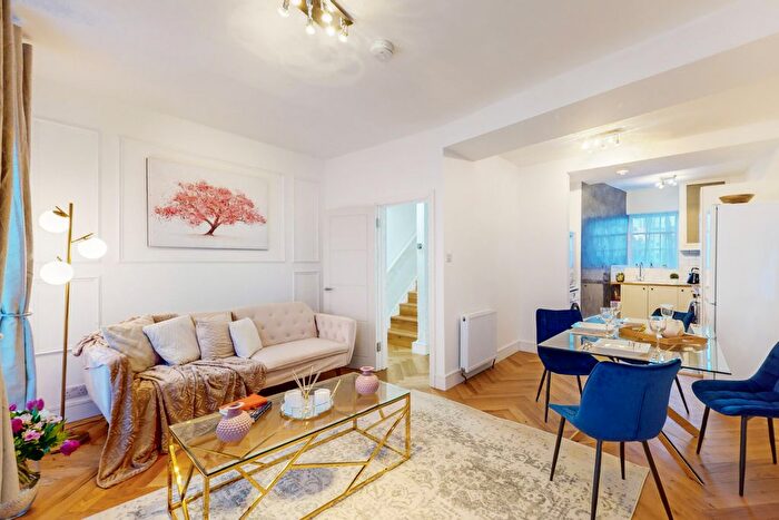 2 Bedroom Flat To Rent In Harrowby Street, London, W1H