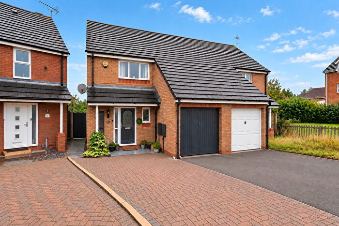 3 Bedroom Semi-Detached House For Sale In Darien Way, Thorpe Astley, Leicester, Leicestershire, LE3