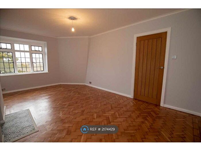 2 Bedroom Flat To Rent In Park Hill Court, Croydon, CR0