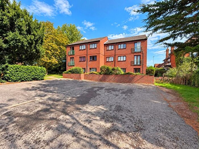 2 Bedroom Flat For Sale In Campion Court, Stevenage, SG1