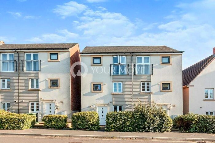 3 Bedroom Property To Rent In Sinclair Drive, Basingstoke RG21