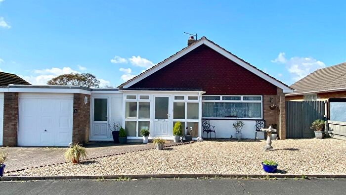 2 Bedroom Detached Bungalow For Sale In Curve Acre, Braunton, EX33