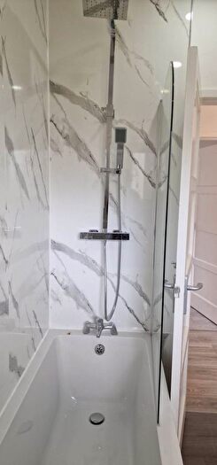 3 Bedroom Flat To Rent In Ashmore Road, Flat /, Pn, Stunning Newly Refurbished -Bedroom Flat, G43