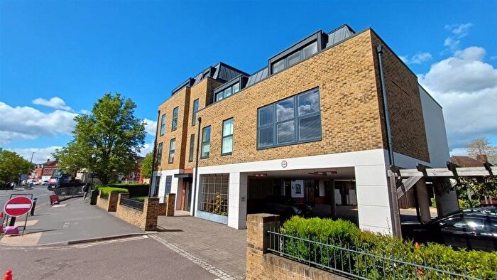 1 Bedroom Flat For Sale In High Street, Egham, TW20