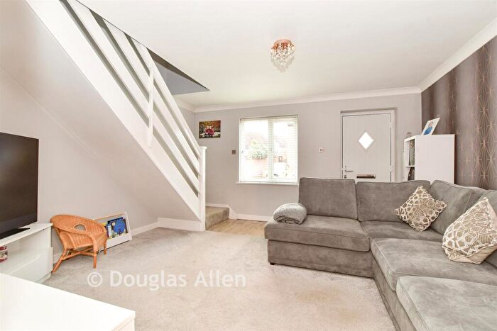 2 Bedroom Semi-Detached House For Sale In Collingwood Road, South Woodham Ferrers, Chelmsford, Essex, CM3