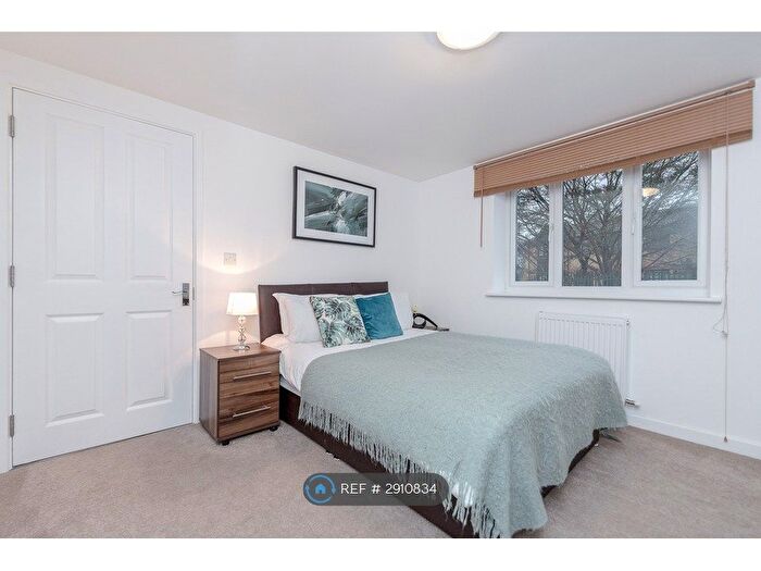 2 Bedroom Flat To Rent In Royal Lane, West Drayton, UB7
