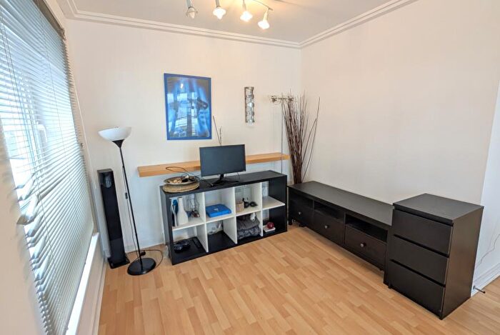 2 Bedroom Apartment To Rent In Woking, Surrey, GU22