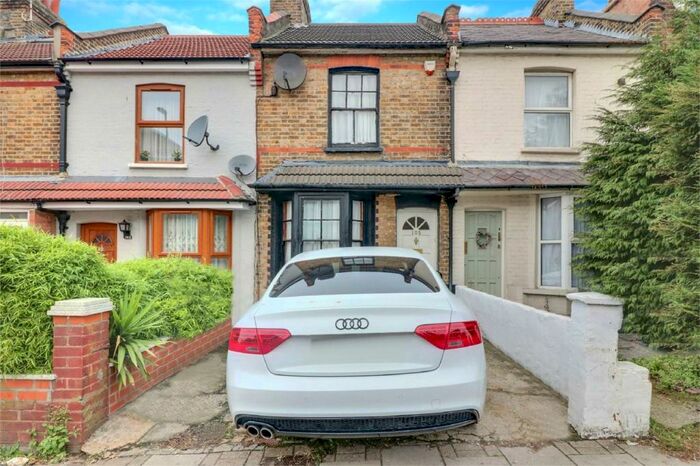 3 Bedroom Terraced House To Rent In Colindale Avenue, Colindale, NW9