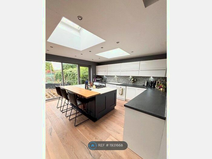 3 Bedroom Semi-Detached House To Rent In Palmerston Road, Denton, Manchester, M34