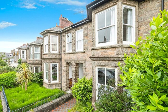 1 Bedroom Flat For Sale In Pendarves Road, Penzance, Cornwall, TR18