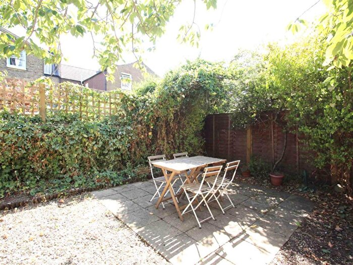 1 Bedroom Flat To Rent In Schubert Road, Putney, London, SW15
