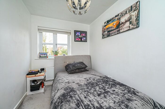 3 Bedroom Detached House For Sale In Dragonfly Chase, Sandhurst, GU47