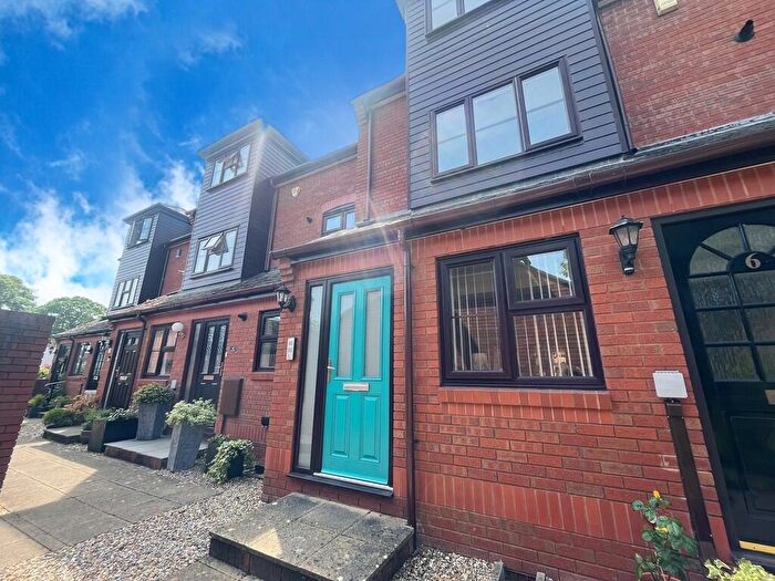 3 Bedroom Apartment To Rent In Pitts Court, Old Mill Close, EX2