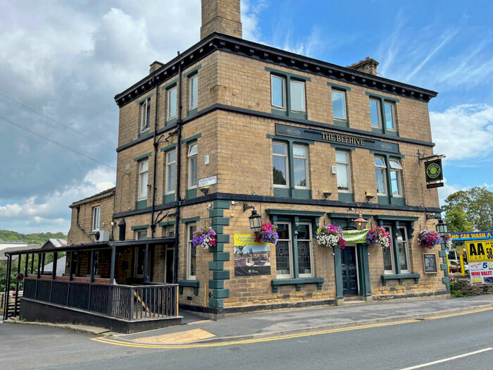 1 Bedroom Flat To Rent In Flat At The Beehive, Saltaire Road, Shipley, BD18
