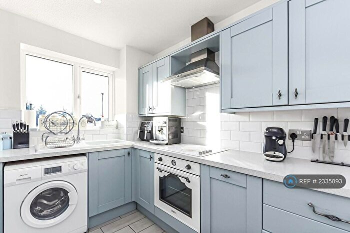 2 Bedroom Flat To Rent In Alan Hocken Way, London, E15