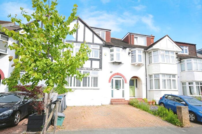 4 Bedroom Terraced House For Sale In Wharncliffe Gardens, London, SE25