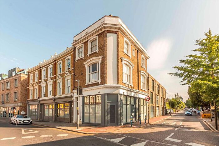 1 Bedroom Flat To Rent In Putney Bridge Road, Putney, SW15