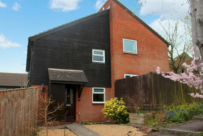 1 Bedroom End Of Terrace House To Rent In Lowden Close, Winchester, SO22