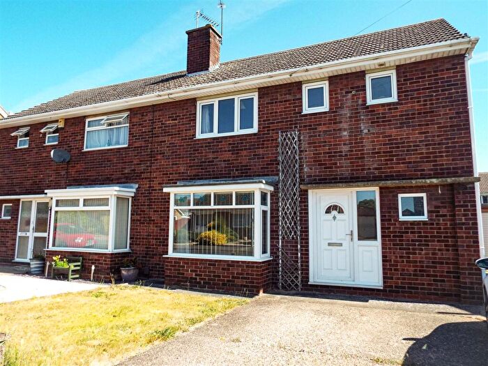 3 Bedroom Semi Detached House To Rent In Matlock Drive, North Hykeham, LN6