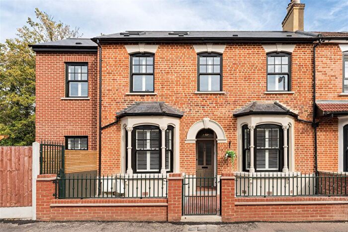2 Bedroom Flat For Sale In Connaught Road, Walthamstow, E17