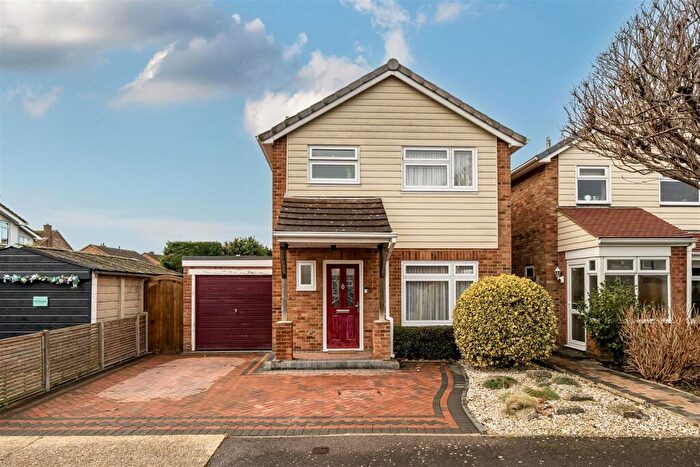 3 Bedroom Detached House For Sale In Violet Avenue, Hill Head, PO14