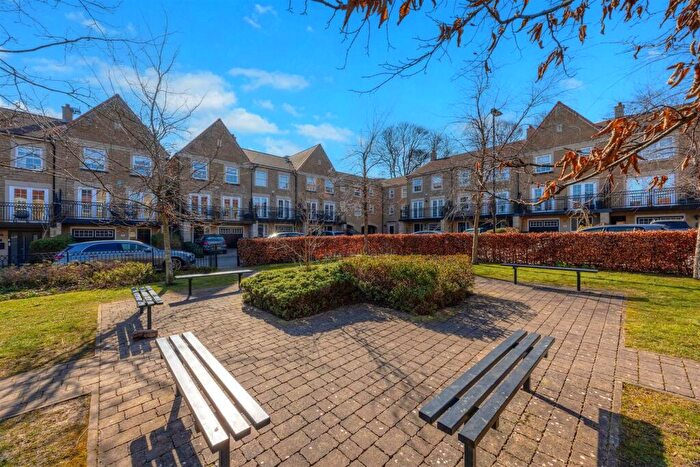 2 Bedroom Flat For Sale In Bluecoat Rise, Brincliffe, Sheffield, S11