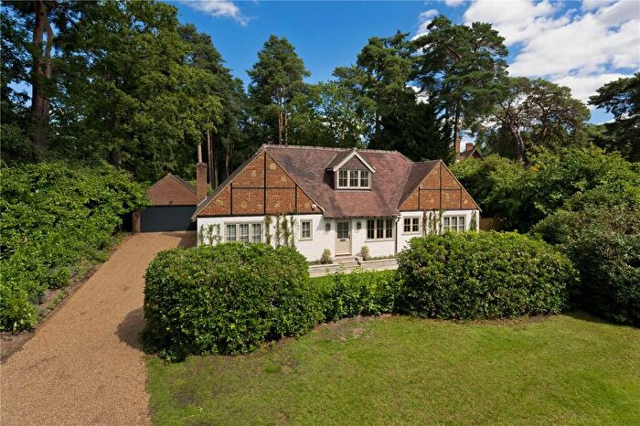 4 Bedroom Detached House To Rent In Cavendish Road, Weybridge, Surrey, KT13