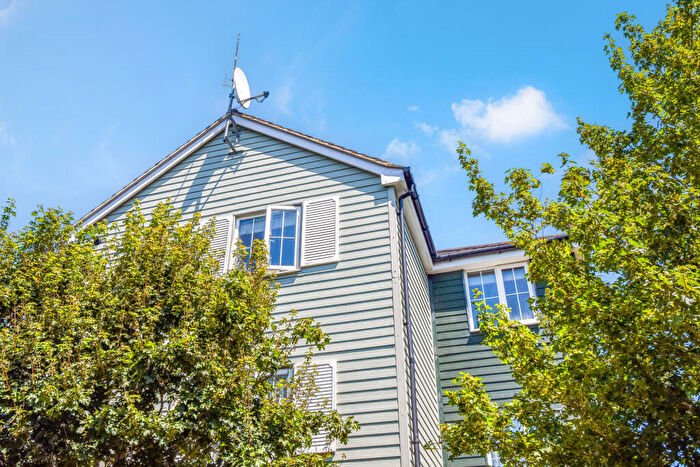 2 Bedroom Flat For Sale In Bedford Drive, Fareham, PO14