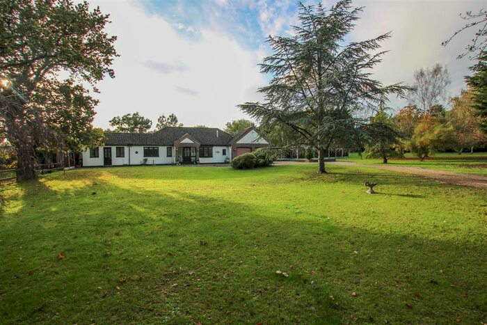 2 Bedroom Detached Bungalow For Sale In Little Warley Hall Lane, Little Warley, Brentwood, CM13