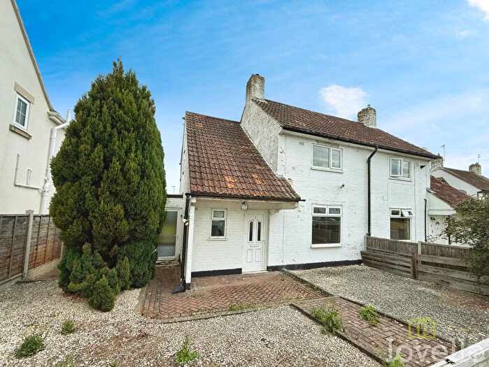 2 Bedroom Semi-Detached House For Sale In Turpin Close, Gainsborough, DN21