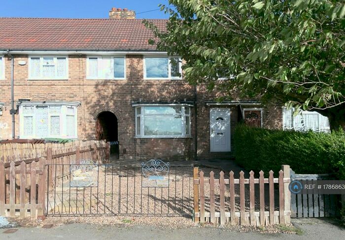 3 Bedroom Terraced House To Rent In Dufton Approach, Leeds, LS14