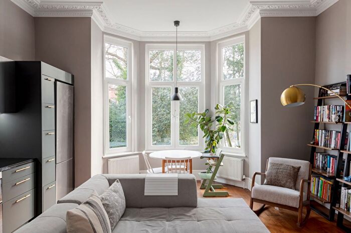 2 Bedroom Flat For Sale In Crystal Palace Park Road, London, SE26
