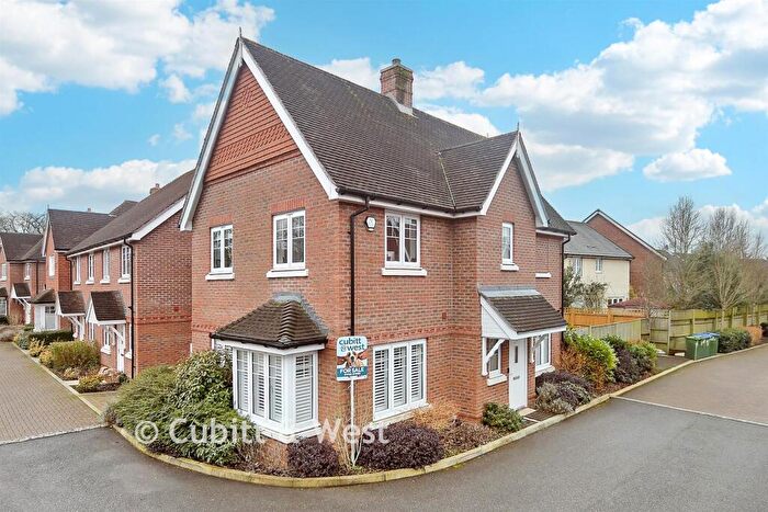 4 Bedroom Link Detached House For Sale In Stanley Mews, Billingshurst, West Sussex, RH14