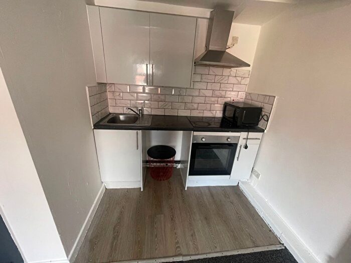 1 Bedroom Flat To Rent In Flat, Kirkstall Road, Leeds, LS4