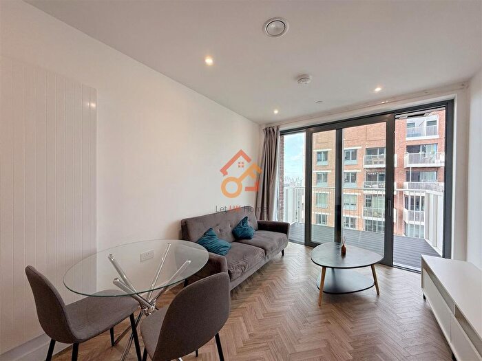 1 Bedroom Flat To Rent In Skyline Apartment, Makers Yard, London, E3