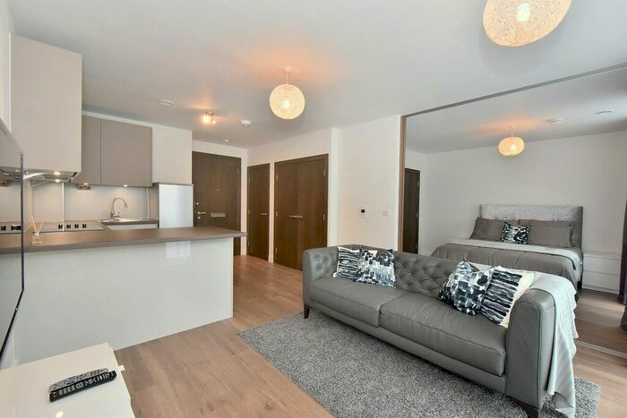 1 Bedroom Flat To Rent In Chelsea Creek, Fulham, SW6